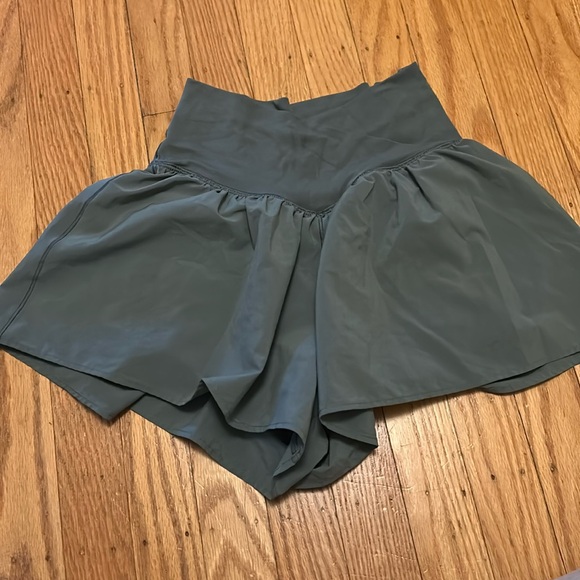 Green athletic shorts size extra small from Aerie. - Picture 1 of 3